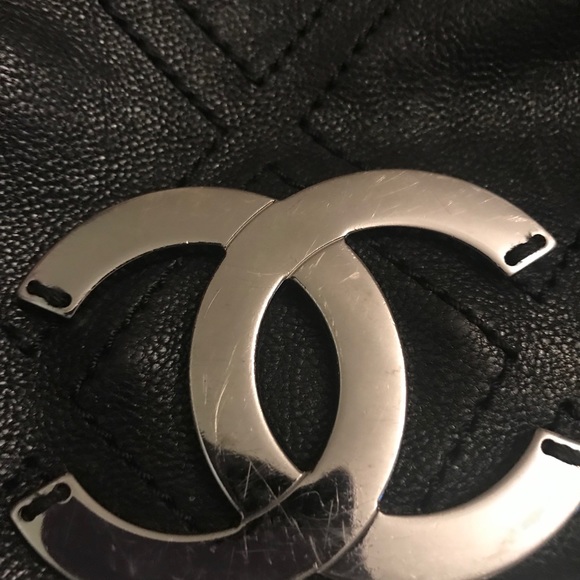 Chanel Diamond Stitch Tote - Picture 8 of 11